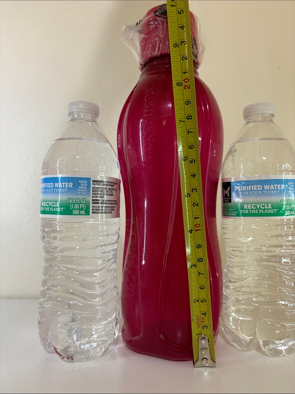 New Tupperware Eco water glirer pink -fusia 1L/36oz/4cups Flip-top pouring seal.